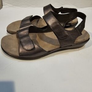 NWOT Easy Spirits Womens Hartwell Pewter Sandal Size 9M
